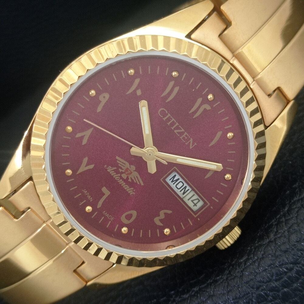 Vintage 1972 Citizen Automatic Mens Gold Watch W/daydate & Red accents